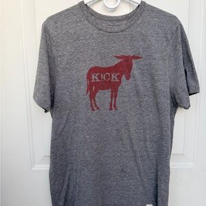 Legacy Men’s Graphic T-Shirt Gray Red Donkey “Kick” Print Size Large
